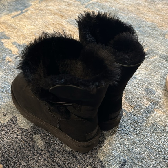 Ugg Ankle Boots - Picture 2 of 5